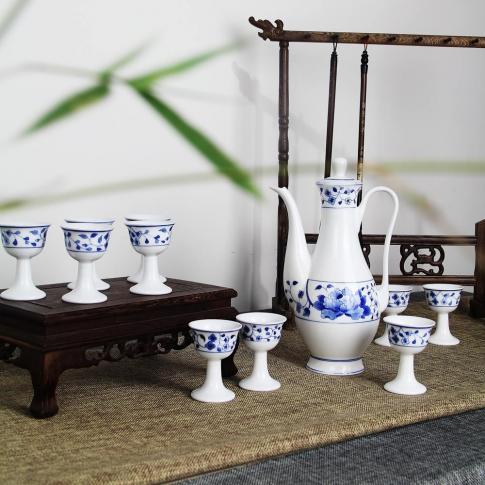 11头手绘青花花满园酒具